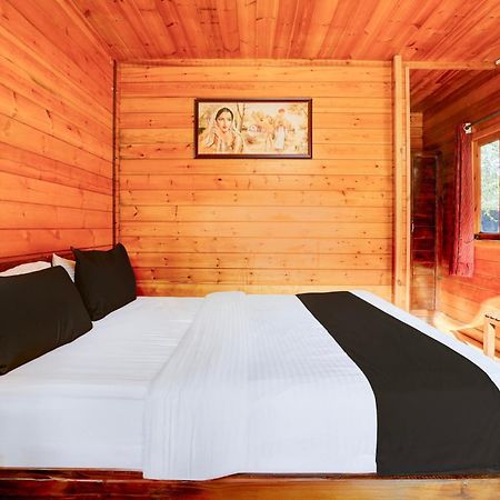 Super Townhouse Morjim Hotell Exteriör bild