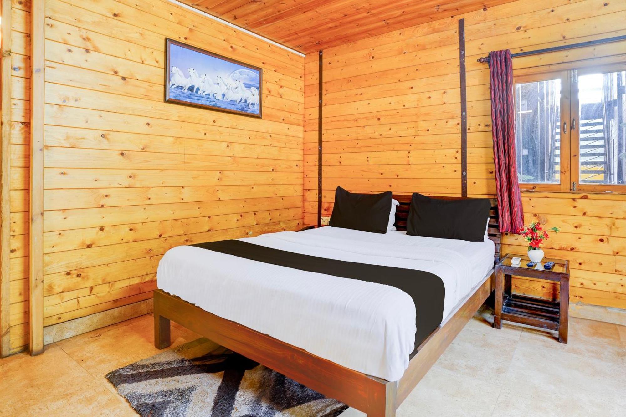Super Townhouse Morjim Hotell Exteriör bild